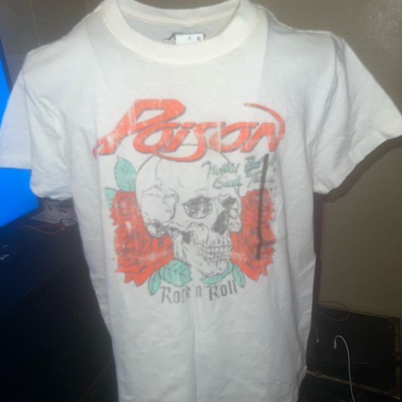 Tops - White Graphic Tee with Skull and Roses